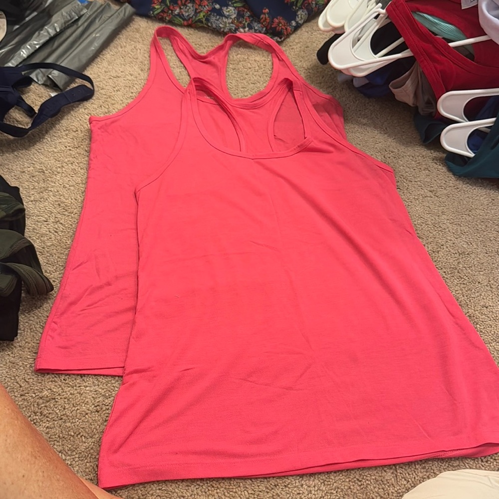 2 Old Navy tanks
